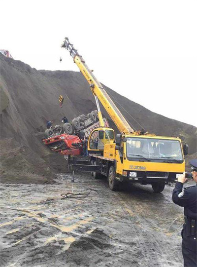 青原区上犹道路救援